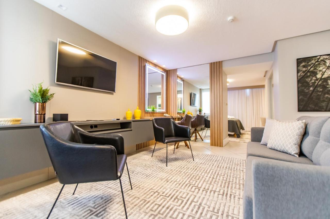 Delupo Hotel - Livin Studios Criciuma  Bagian luar foto