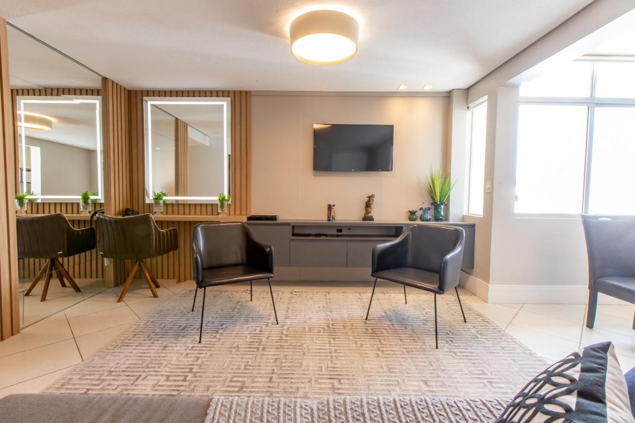 Delupo Hotel - Livin Studios Criciuma  Bagian luar foto